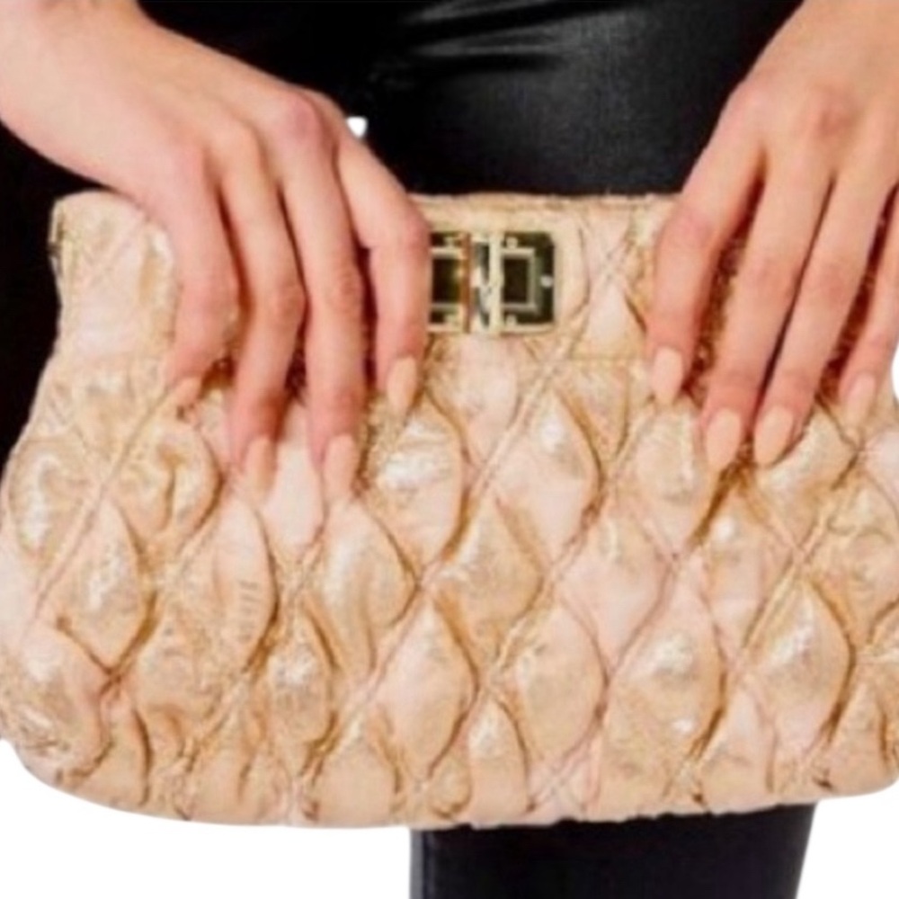 Lilly Pulitzer Gold Organza Quilted Chancey Clutch w/ Turn-Lock Closure & Chain - Picture 6 of 16